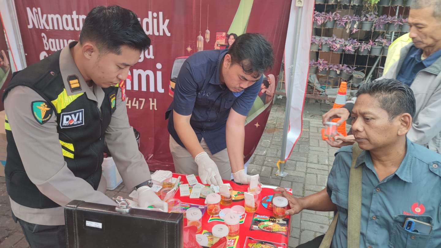 Pastikan Mudik Aman, Polres Metro Tangerang Kota Screening Sopir dan Pemudik di Batuceper Pastikan Mudik Aman, Polres Metro Tangerang Kota Screening Sopir dan Pemudik di Batuceper
