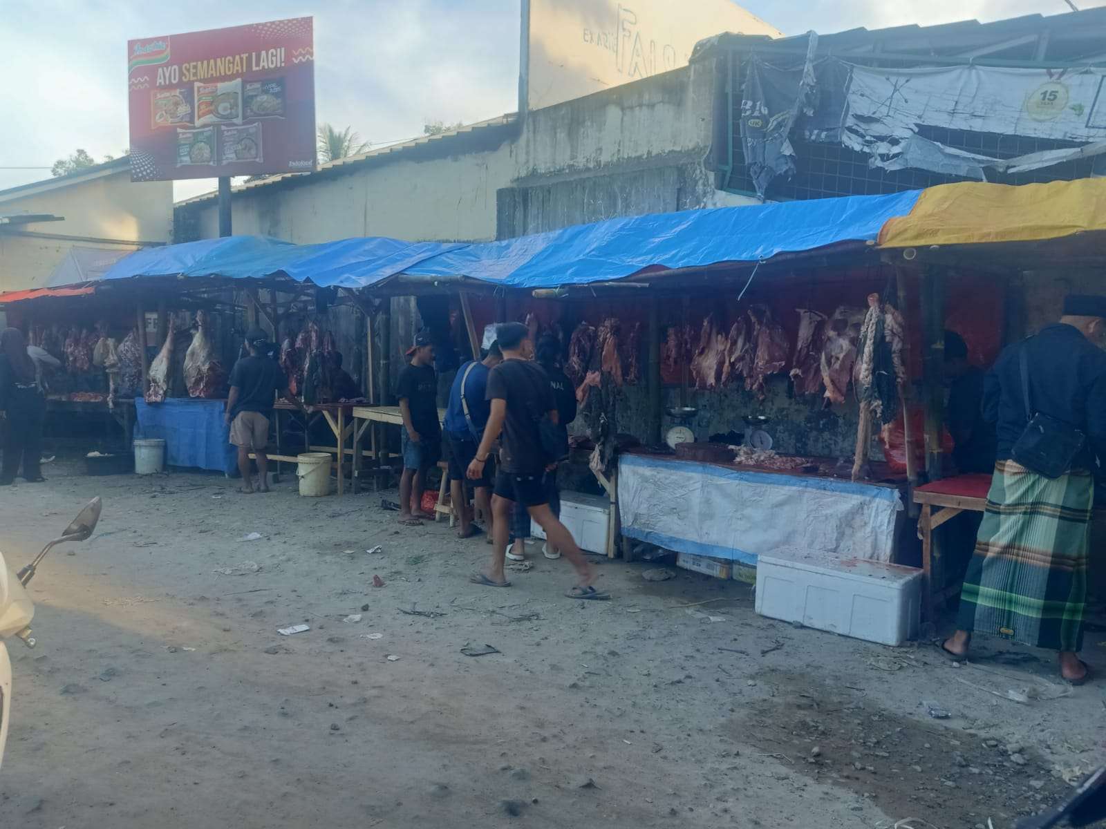 Dugaan Penyewaan Lahan RTH di Pasar Petir, Pedagang Keluhkan Tarif Tinggi Jelang Lebaran Dugaan Penyewaan Lahan RTH di Pasar Petir, Pedagang Keluhkan Tarif Tinggi Jelang Lebaran
