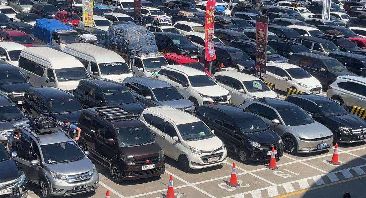 Volume Kendaraan Meningkat, Polda Banten dan ASDP Terapkan Delaying System Volume Kendaraan Meningkat, Polda Banten dan ASDP Terapkan Delaying System