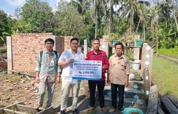 Bank Sumsel Babel Cabang Muara Enim Serahkan Bantuan Pembangunan Rumah Korban Kebakaran