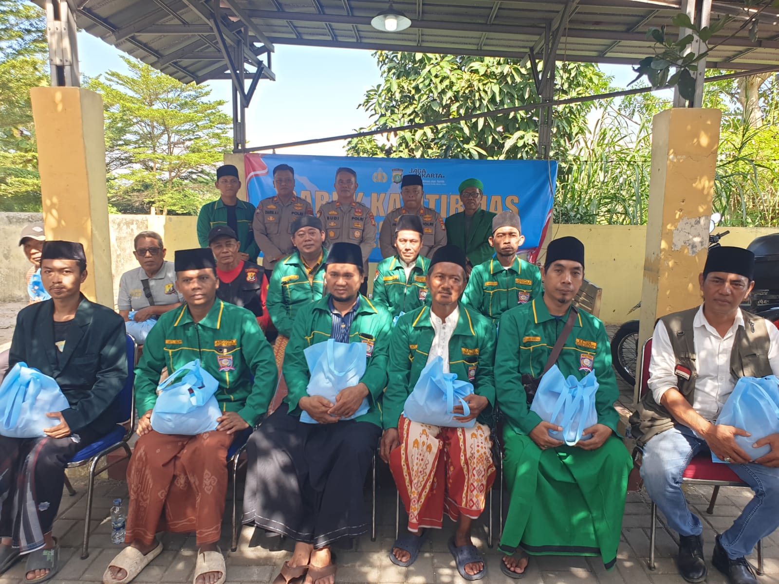 Polsek Pakuhaji Gelar Program Sabuk Kamtibmas dan Jumat Peduli, Libatkan Elemen Masyarakat