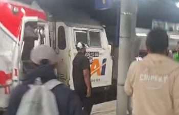 KRL Tertabrak KA Argo Bromo Anggrek di Bekasi Timur, Evakuasi Penumpang Berlangsung Dramatis