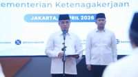 Lantik 12 Pejabat, Menaker: Jabatan Bukan Sekadar Posisi, Layanan Publik Harus Jadi Prioritas Lantik 12 Pejabat, Menaker: Jabatan Bukan Sekadar Posisi, Layanan Publik Harus Jadi Prioritas