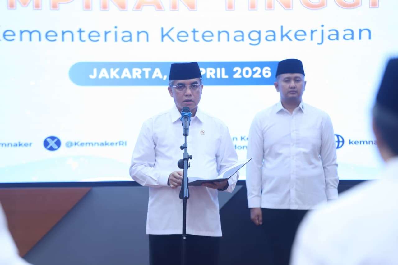 Lantik 12 Pejabat, Menaker: Jabatan Bukan Sekadar Posisi, Layanan Publik Harus Jadi Prioritas Lantik 12 Pejabat, Menaker: Jabatan Bukan Sekadar Posisi, Layanan Publik Harus Jadi Prioritas