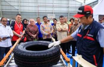 Menaker: Serikat Pekerja Bukan Lawan Perusahaan, tapi Penjaga Hak Pekerja Menaker: Serikat Pekerja Bukan Lawan Perusahaan, tapi Penjaga Hak Pekerja