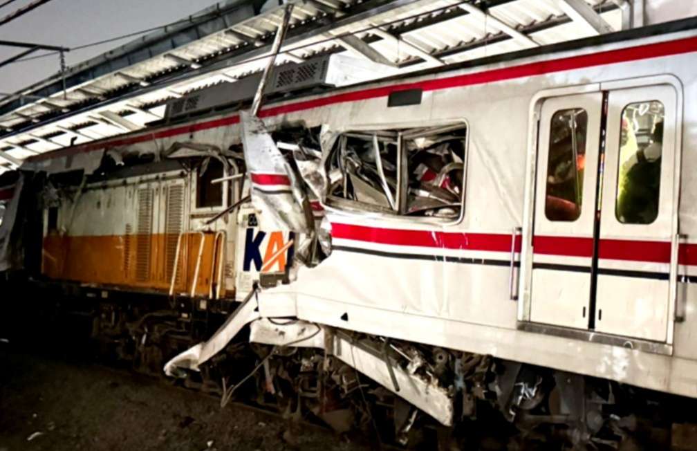 Terkini, Korban Luka Kecelakaan KA di Bekasi Timur Dievakuasi ke 3 Rumah Sakit