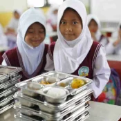 Pemerintah Pangkas Anggaran MBG, Jatah Makan Siswa Berkurang jadi 5 Seminggu