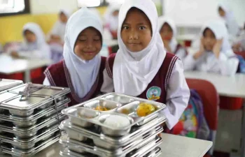 Pemerintah Pangkas Anggaran MBG, Jatah Makan Siswa Berkurang jadi 5 Seminggu