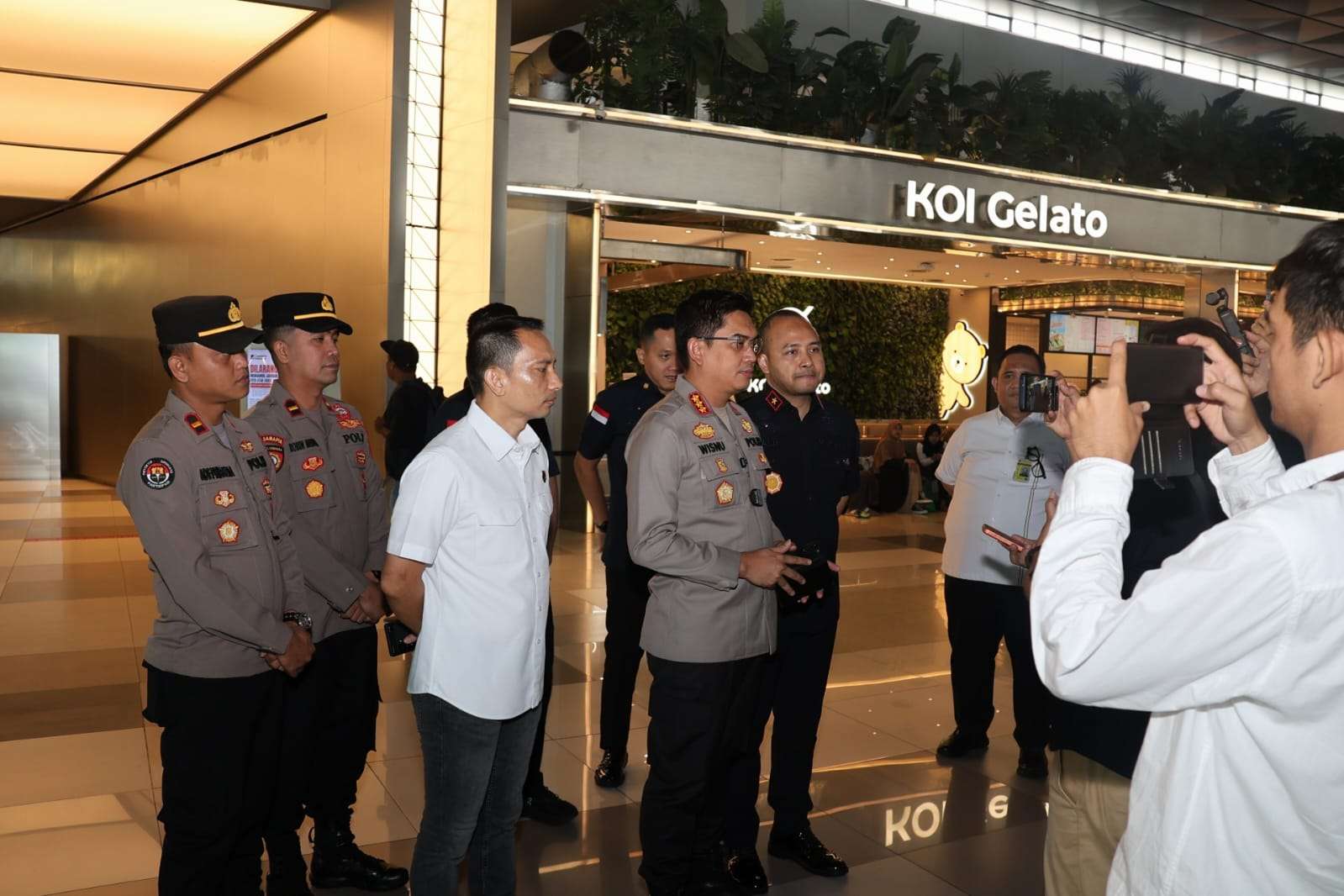 Polisi dan Imigrasi Bandara Soetta Bongkar Praktik Pengiriman 51 Calon Jemaah Haji Ilegal