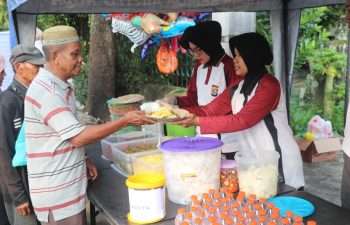 Polres Lebak Gelar “Jumat Berkah”, Berbagi Makanan Gratis Hingga Sosialisasi Layanan Digital Kepolisian*