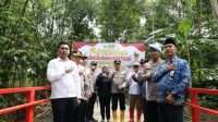 Kapolda Banten Tanam 1.000 Pohon dan Resmikan Jembatan Merah Putih Presisi di Lebak