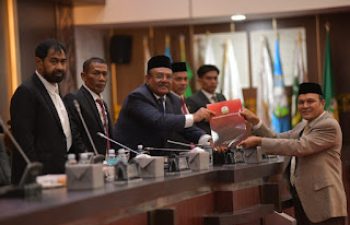 Gubernur Aceh Hadiri Paripurna DPRA Penyampaian Rekomendasi LKPJ 2025
