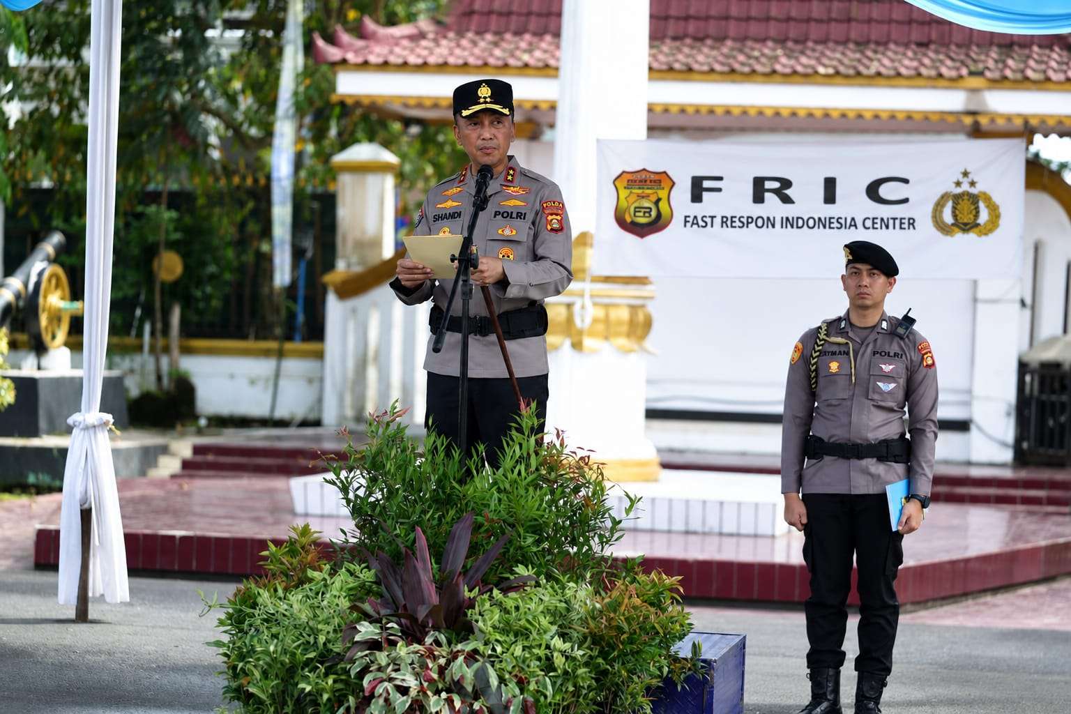Kapolda Sumsel Tegaskan Perang terhadap Begal, Call Center 110 Disiagakan 24 Jam Kapolda Sumsel Tegaskan Perang terhadap Begal, Call Center 110 Disiagakan 24 Jam