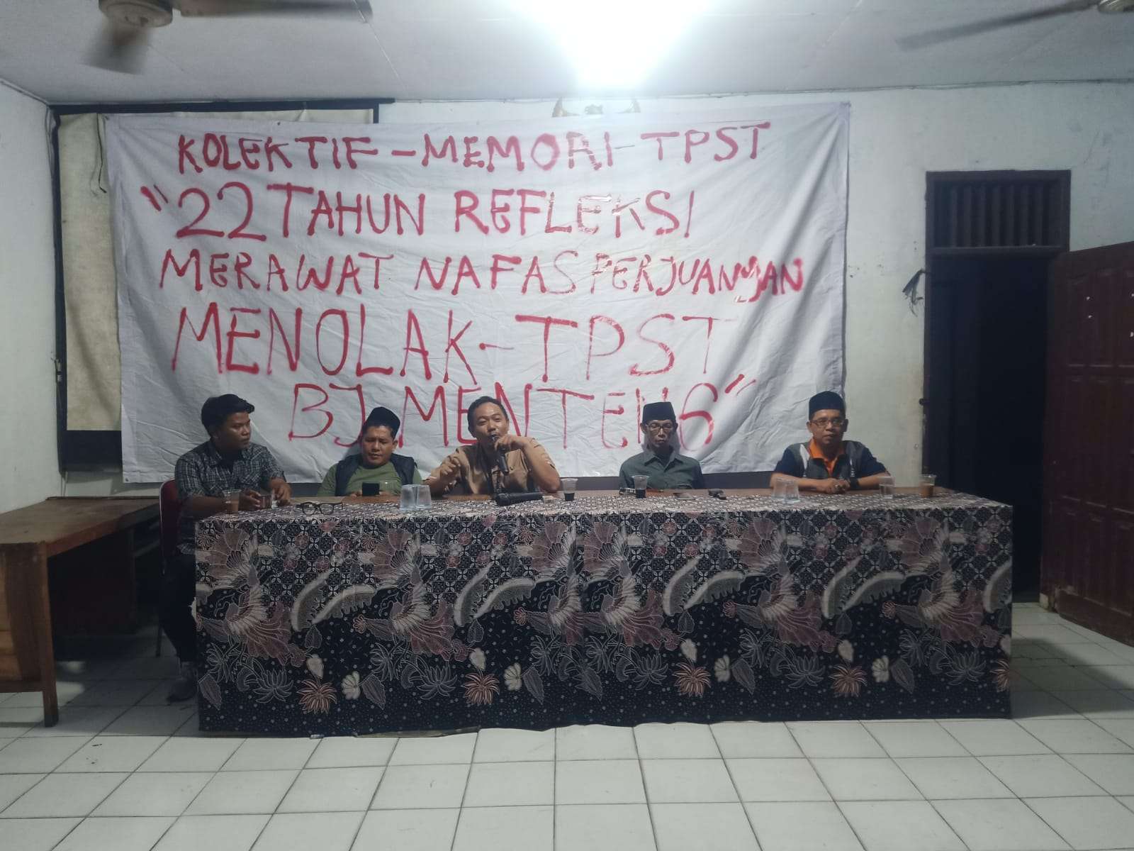 GANTARAWANG Institute Gelar Diskusi Panel Refleksi 22 Tahun Penolakan TPST Bojong Menteng