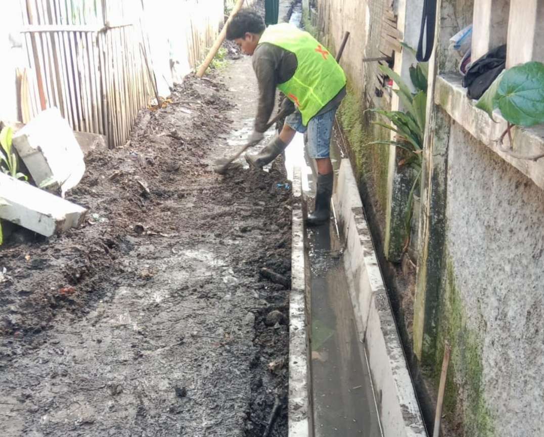 Pembangunan U-Ditch di Desa Gempol Sari Disorot Para Pegiat Sosial