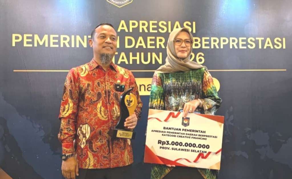 Raih Penghargaan Terbaik Creative Financing, Gubenur Sulsel Apresiasi Kinerja BUMD