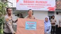 Sambut Hari Bhayangkara ke-80, Polres Metro Tangerang Kota Bedah Rumah Warakawuri di Karawaci