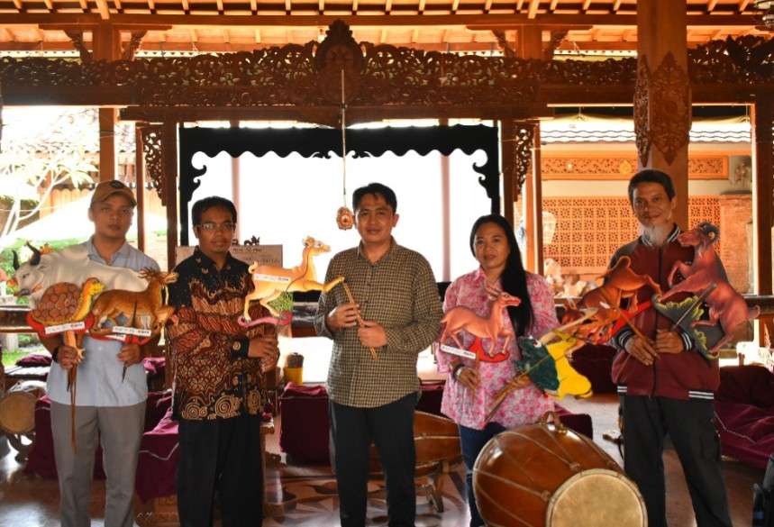 Inovasi Wayang Kancil berbasis Digital di Sanggar Seni Madhangkara-Karanganyar Inovasi Wayang Kancil berbasis Digital di Sanggar Seni Madhangkara-Karanganyar