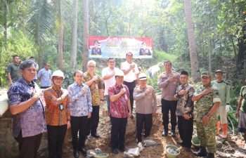 Kapolres Cilegon Letakkan Batu Pertama Jembatan Merah Putih Presisi di Gempol Wetan Pabean