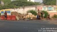 Pekerja Proyek PDAM Kota Tangerang Diduga Abaikan Standar K3, Warga Soroti Keselamatan Pekerja Proyek PDAM Kota Tangerang Diduga Abaikan Standar K3, Warga Soroti Keselamatan