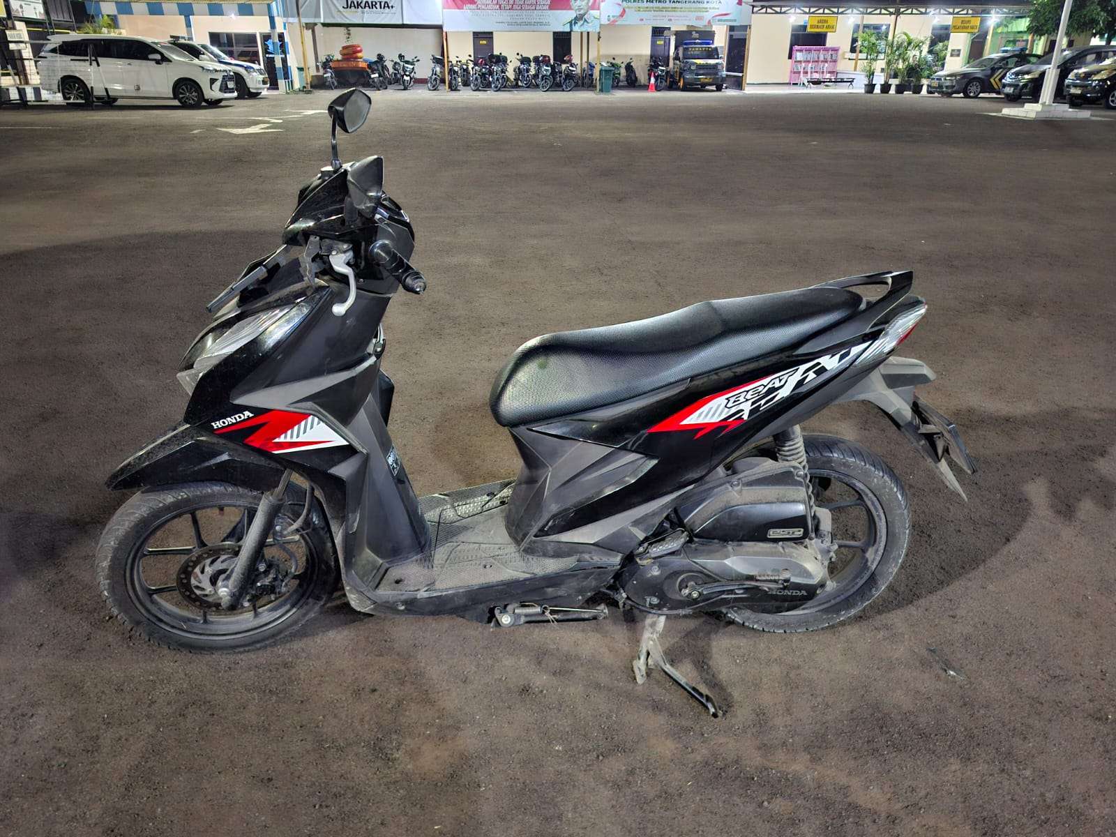 Serang Polisi Pakai Golok dan Bawa Motor Hasil Curian, Pelaku Curanmor Tak Berkutik Diringkus Polisi