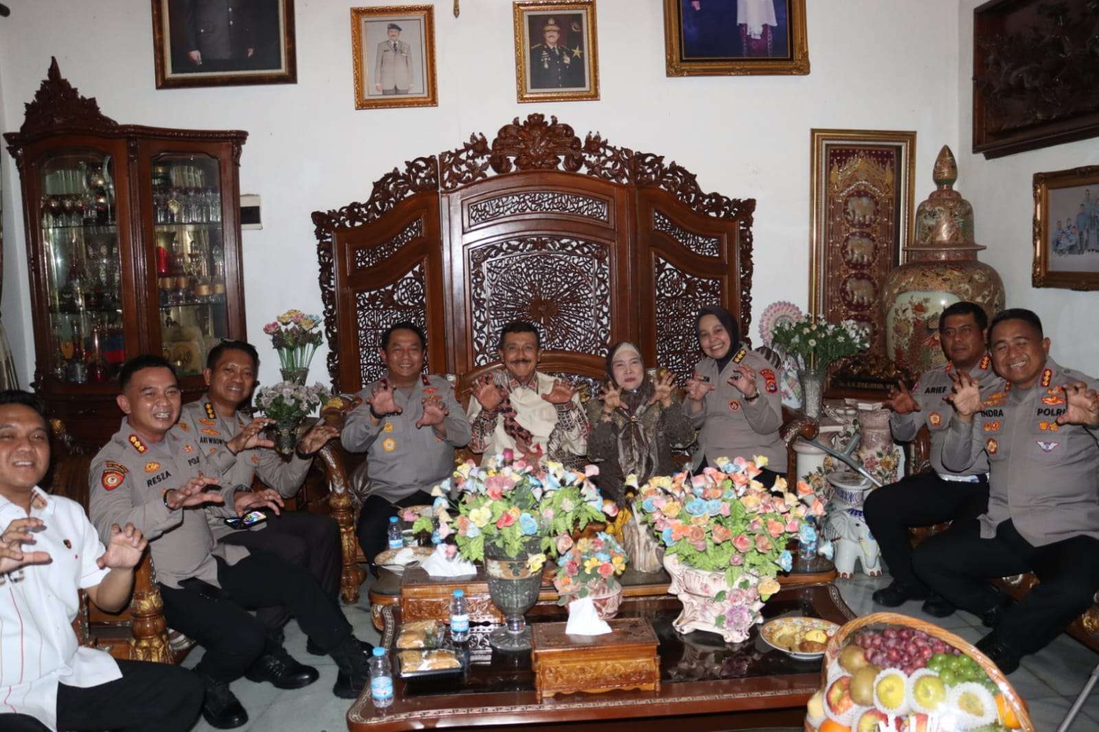 Dampingi Wakapolda, Kapolresta Tangerang Anjangsana ke Mantan Kapolda Banten Dampingi Wakapolda, Kapolresta Tangerang Anjangsana ke Mantan Kapolda Banten