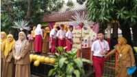 SDN Kamal 05 dan 06 Pagi Lepas 123 Siswa Kelas VI, Penuh Haru dan Semangat Raih Cita-cita SDN Kamal 05 dan 06 Pagi Lepas 123 Siswa Kelas VI, Penuh Haru dan Semangat Raih Cita-cita