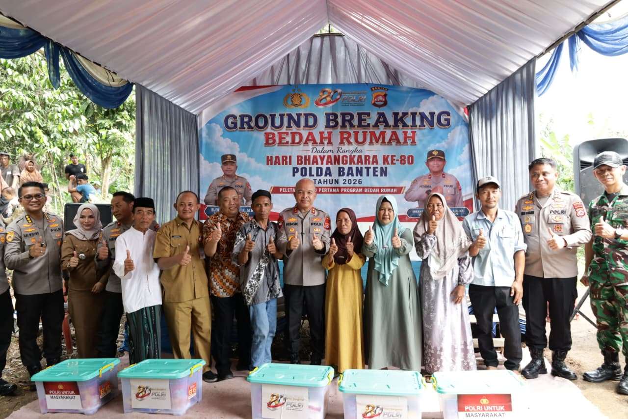 Hari Bhayangkara ke-80, Polda Banten Bedah Rumah Warga dan Salurkan 100 Paket Sembako Hari Bhayangkara ke-80, Polda Banten Bedah Rumah Warga dan Salurkan 100 Paket Sembako