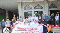 Sentuh Hati Umat, Kapolres Metro Tangerang Kota Gelar Bhakti Religi dan Bersih-Bersih Masjid Sambut Hari Bhayangkara ke-80