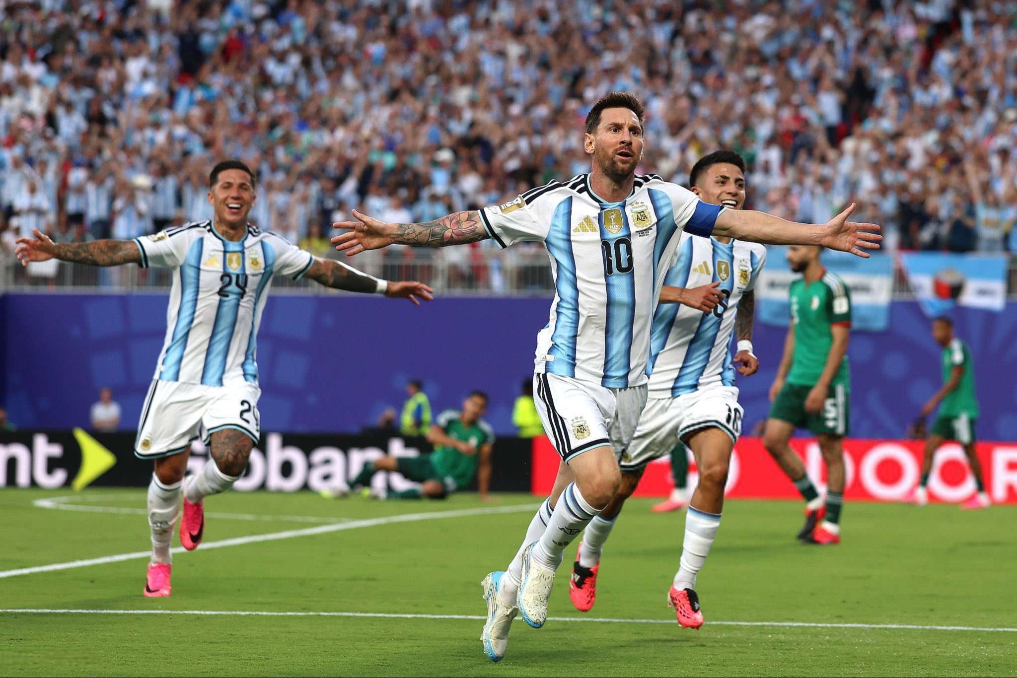 Juara Bertahan Argentina Raih Poin Usai Menang atas Aljazair 3-0