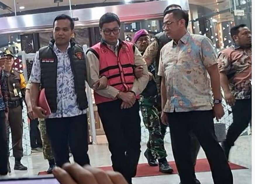 Komisaris Perusahaan Penyedia Motor Listrik Ditetapkan sebagai Tersangka Ke-5 Korupsi MBG Komisaris Perusahaan Penyedia Motor Listrik Ditetapkan sebagai Tersangka Ke-5 Korupsi MBG