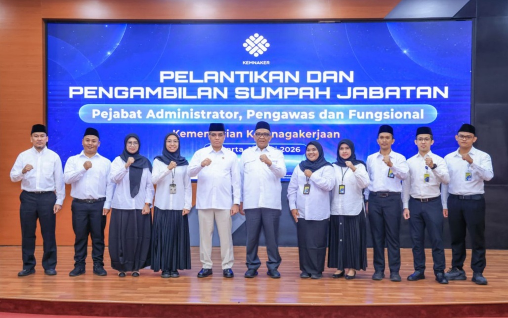 Lantik 10 Pejabat, Menaker Tekankan Penguatan dan Tata Kelola K3 yang Akuntabel