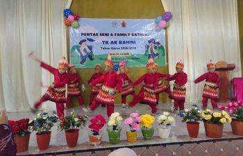 Pentas Seni dan Penyerahan Ijazah TK Ar Rahim Pao-Pao: Tutup Tahun Ajaran, Buka Jenjang Pendidikan Baru