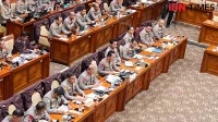 Rapat Paripurna DPR Sahkan Revisi UU Polri Menjadi Undang-Undang Rapat Paripurna DPR Sahkan Revisi UU Polri Menjadi Undang-Undang