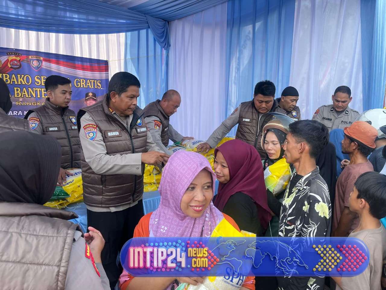 Peringati HUT Bhayangkara ke-80, Polda Banten Salurkan 3,5 Ton Beras bagi Masyarakat