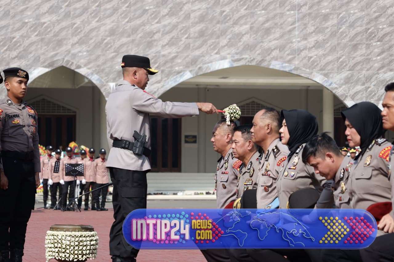 Kapolda Banten Pimpin Upacara Kenaikan Pangkat Personel Periode 1 Juli 2026 Kapolda Banten Pimpin Upacara Kenaikan Pangkat Personel Periode 1 Juli 2026