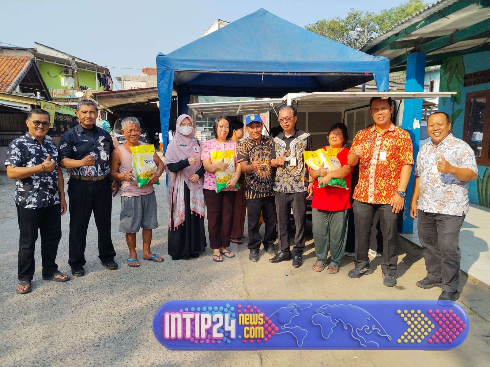 DKP Kota Tangerang Gelar Bang SaMa Ngider, Warga Karawaci Antusias Tebus Beras SPHP Rp55 Ribu