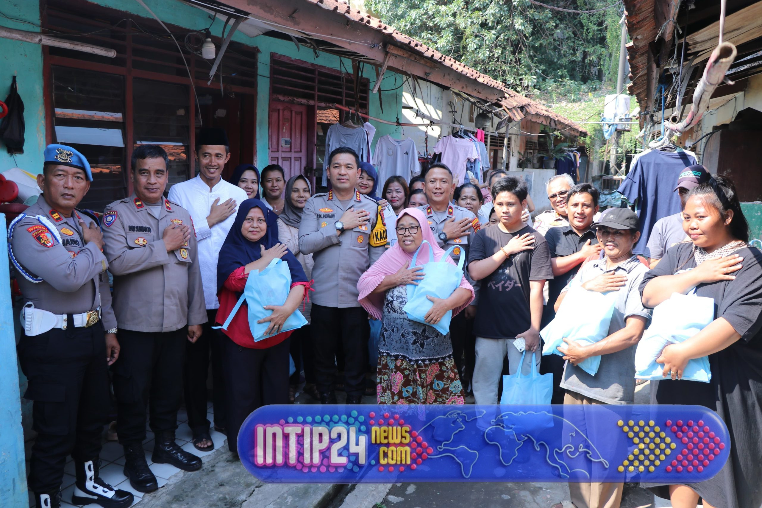 Jaga Jakarta+ On The Spot, Kapolres Tangerang Kota Bantu Warga dan Ajak Jaga Kamtibmas Bersama