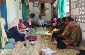 Tebar Kebaikan dan Kawal Akurasi Bantuan, KUA Pengasih Sapa Warga Gletak