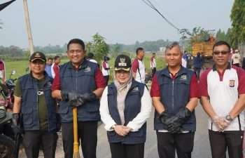 Polresta Tangerang Bareng Mahasiswa Lentera Muda Gelar Jumat Asri, Bersih-bersih Lingkungan di Tigaraksa