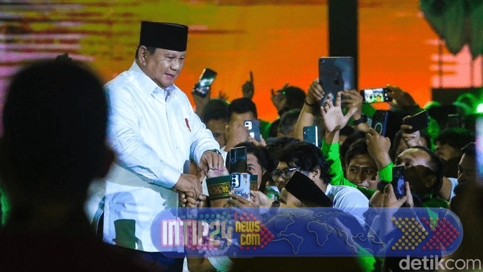 Prabowo Sebut Sejumlah Pihak Termasuk Wartawan Tebar Narasi Pesimistis sebagai Londo Ireng Prabowo Sebut Sejumlah Pihak Termasuk Wartawan Tebar Narasi Pesimistis sebagai Londo Ireng