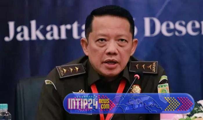 Breaking News: Rumah Jaksa Agung Tindak Pidana Khusus Kejagung Digeledah Polisi Breaking News: Rumah Jaksa Agung Tindak Pidana Khusus Kejagung Digeledah Polisi