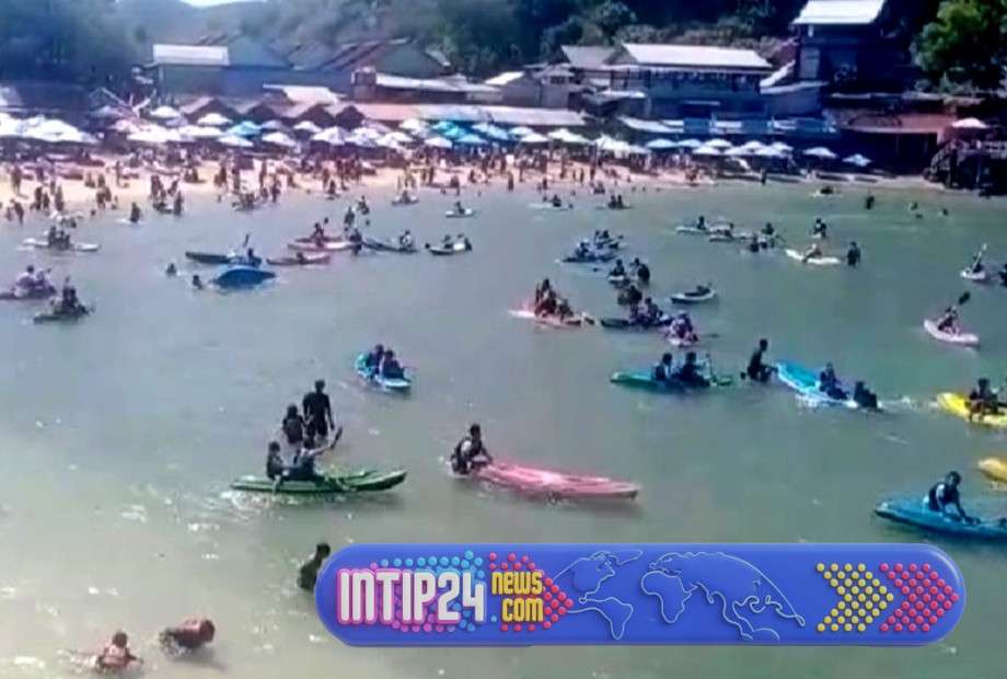 Pesona Pantai Drini, Surganya Pasir Putih dan Gugusan Pulau Karang Perairan Gunungkidul