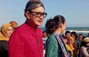 Wabup Dion Hadiri Merti Jaladri 1448 H di Balai Nelayan Dewa Ruci, Apresiasi Adat Pesisir Purworejo Wabup Dion Hadiri Merti Jaladri 1448 H di Balai Nelayan Dewa Ruci, Apresiasi Adat Pesisir Purworejo