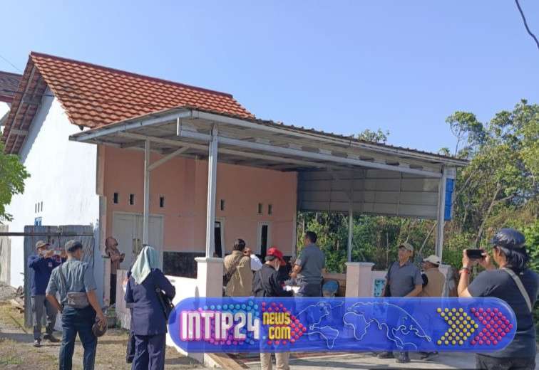 Diduga Masih Bersengketa di PA Slawi, Penjualan Tanah Warisan Keluarga Tuai Keberatan Sejumlah Ahli Waris Diduga Masih Bersengketa di PA Slawi, Penjualan Tanah Warisan Keluarga Tuai Keberatan Sejumlah Ahli Waris