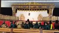 SMKI Yogyakarta Menggelar Wayang Kulit Dalang Wanita