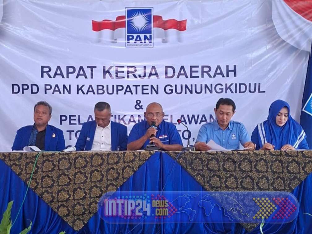 DPD PAN DIY Gelar Rakerda serta Melantik Relawan Totok Daryanto DPD PAN DIY Gelar Rakerda serta Melantik Relawan Totok Daryanto