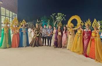 Desainer Meggie Hadiyanto Tampilkan 8 Dewi dan Srikandi di Pulau Dewata Desainer Meggie Hadiyanto Tampilkan 8 Dewi dan Srikandi di Pulau Dewata