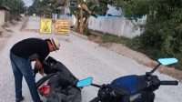 Pengendara Jatuh di Proyek Jalan Puser-Samparwadi, K3 CV Cipta Nayra Dipertanyakan Pengendara Jatuh di Proyek Jalan Puser-Samparwadi, K3 CV Cipta Nayra Dipertanyakan