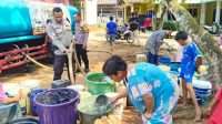 Polres Serang Polda Banten Salurkan 8.000 Liter Air Bersih untuk Warga Terdampak Kekeringan di Kecamatan Petir Polres Serang Polda Banten Salurkan 8.000 Liter Air Bersih untuk Warga Terdampak Kekeringan di Kecamatan Petir